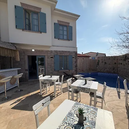 Moi Cunda Ayvalı